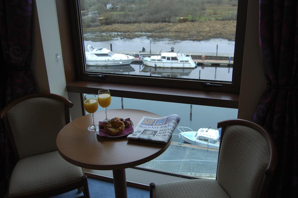 Leitrim Marina Hotel Carrick-on-Shannon Exterior photo
